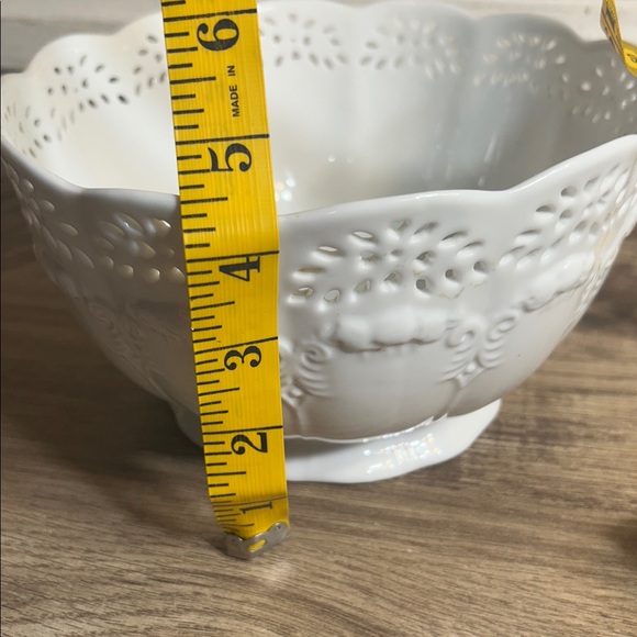 Victorian Collection by Coastline Imports Serving Bowl - Picture 7 of 8